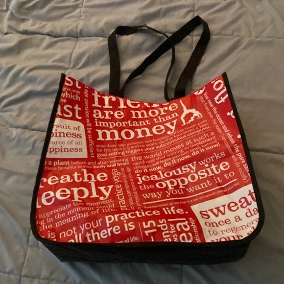 Medium size classic reusable lulu lemon bag with snap close - Picture 1 of 5